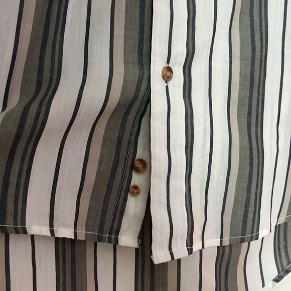 Men’s button up - Picture 3 of 4